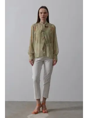 Omarı Fıstık Yeşili Şifon Gömlek Yakası Fularlı