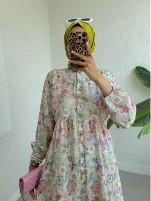 Omarı Yazın Trendi Çiçek Desenli Lastikli Elbise