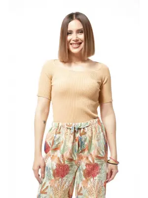 Yenilikçi Triko Tişört