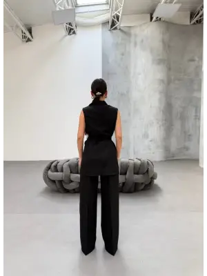 Omarı Rahatlık ve Şıklığın İkili Uyumu - Yelek Pantolon Takımı