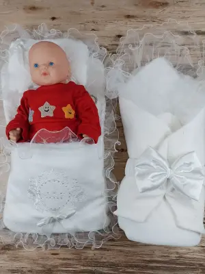 Etkileyici Bal Peteği Nakışlı Kundaklı Set