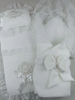 Şık Bambu Taç Nakışlı Kundaklı 3lü Alt Açma Seti Ekru