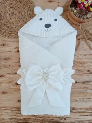 Minimal Beyaz Wool Yenidoğan Kundak Bebek Battaniyesi