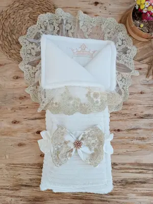 Özel Taç Nakışlı Yenidoğan Wool Bebek Battaniyesi