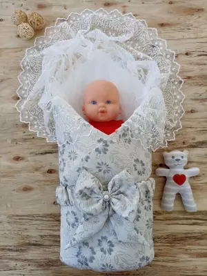 Duvaklı Taşlı Lacivert Bebek Battaniyesi