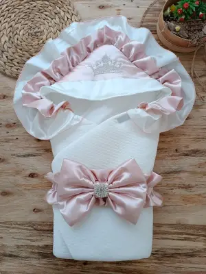 Eşsiz Kelebek Taç Nakışlı Bebek Battaniye