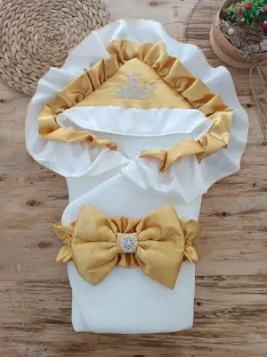 Lüks Kelebek Taç Nakışlı Bebek Battaniye