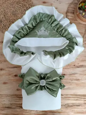 Etkileyici Kelebek Taç Nakışlı Bebek Battaniyesi Yeşil