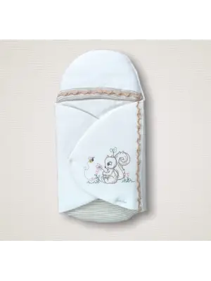 Feminen Sincap Nakışlı Bebek Battaniyesi