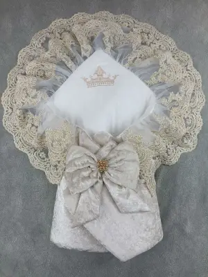 Göz Alıcı Kadife İnci Fiyonklu Dantel Bebek Battaniyesi