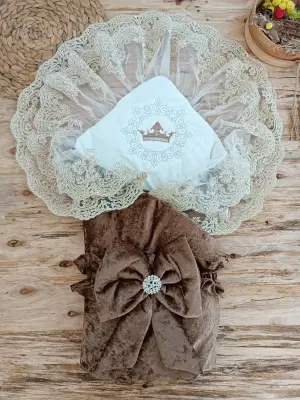 Şık İnci Fiyonklu Yenidoğan Bebek Battaniyesi