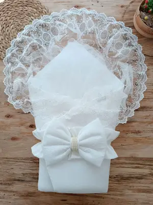 Zarif Dantelli Fiyonk Bebek Battaniyesi Ekru