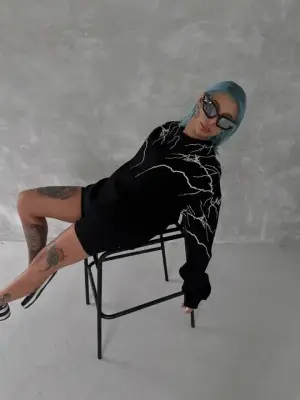 Göz Alıcı Sweatshirt Yıldırım Baskılı