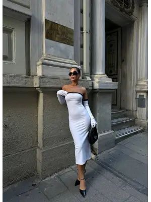 Omarı Şık Yırtmaç Detaylı Kadın Elbisesi