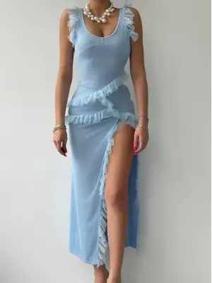 Omarı Yırtmaç Detaylı Midi Tül Elbise