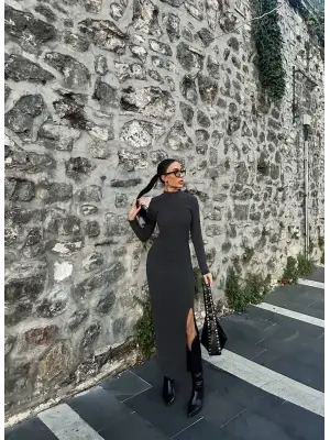 Yırtmaçlı kalın bürümcük uzun elbise siyah