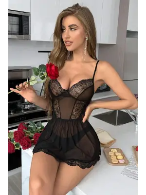 Omarı Şıklığıyla Büyüleyen Siyah Dantelli Gecelik