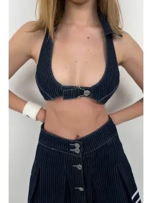 Omarı Şık ve Çekici Crop Ceket