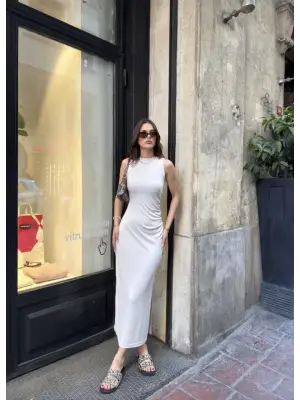 Omarı Beyaz Yumuşak Kumaş Bisiklet Yaka Uzun Elbise