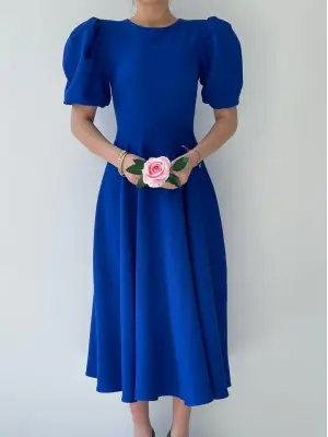 Omarı Kadife Elbise Trendi Bu Sezonun Favorisi!