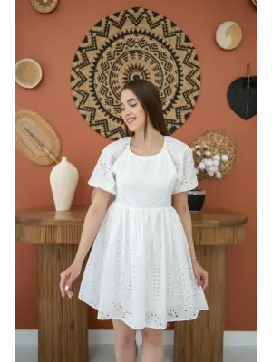 Omarı Zarif Beyaz Dantel Elbise