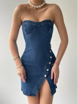 Omarı Zarif Düğme Detaylı Elbise