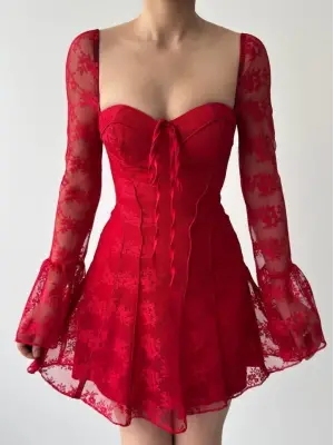 Omarı Zarif Dantel Detaylı Mini Elbise