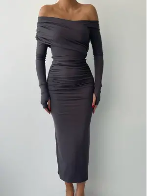 Omarı Zarif Siyah Uzun Gece Elbisesi