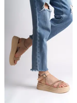 Şeritli Rahat Tabanlı Ayakkabı