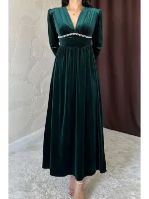 Omarı Etkileyici Zümrüt Taşlı Elbise
