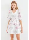 2506 Desenli V Yaka Mini Kloş Elbise - Ekru