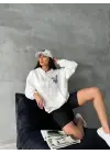 Beyaz Oversize Kafa Baskılı Sweat Kadın Giyim