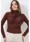 925 Büzgü Detaylı Sandy Bluz - A.Kahve