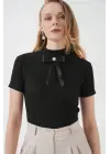 926 Yaka Detaylı Kısa Kol Bluz - Siyah