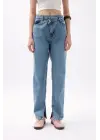 Asimetrik Bel Paça Yırtmaçlı Jean