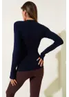 Basic Parmak Geçirme Detaylı Bluz Lacivert T4266
