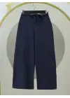 Omarı Rahatlık ve Şıklığı Bir Arada Sunan Bol Paça Pantolon