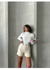Beli lastikli çıtçıtlı deri şort krem w241007