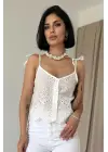 Beyaz Bağcıklı Brode Bluz