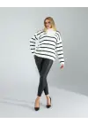 Omarı Şık Çizgili Dik Yaka Triko Kazak