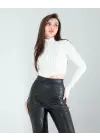 Omarı Fitilli Beyaz Crop Bluz