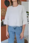 Beyaz Püskül Detaylı Bluz