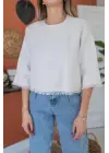 Omarı Şık Püsküllü Beyaz Bluz