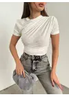 Omarı Şık ve Rahat Çapraz Büzgülü Bluz - Beyaz