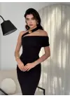 Omarı Çapraz Omuz Tasarımıyla Elegan Elbise