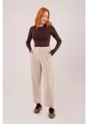Omarı “Kadın Kapama Cep Detaylı Krem Pantolon”