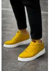Omarı Şık ve Rahat Sarı Erkek Ayakkabı Modası