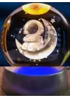 Dekoratif Ay Üstünde Astronot Tasarımlı Plastik Altlıklı Cam Küre