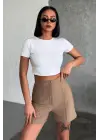 Omarı Zarif ve Şık Yüksek Bel Çizgili Esnek Çimalı Şort