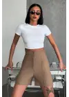 Omarı Zarif ve Şık Yüksek Bel Çizgili Esnek Çimalı Şort